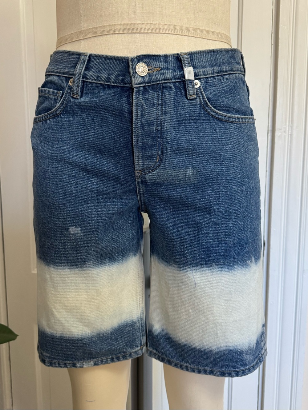 MNG Jeans Long Shorts factory sample, Mid-rise